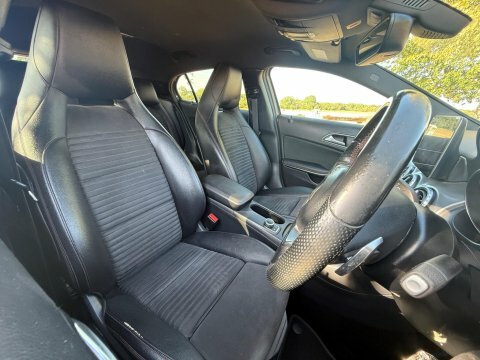 Mercedes-Benz GLA Class 1.6 Gla200 Sport Suv 7G-dct Euro 6 Ss Black #25