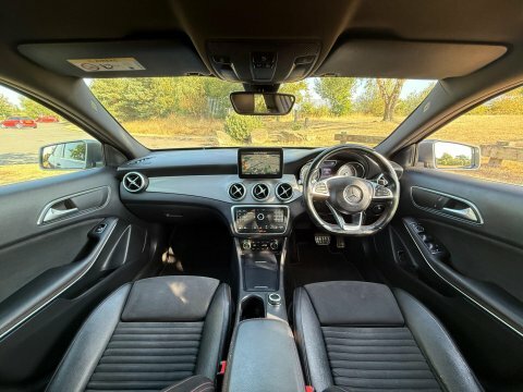 Mercedes-Benz GLA Class 1.6 Gla200 Sport Suv 7G-dct Euro 6 Ss Black #29
