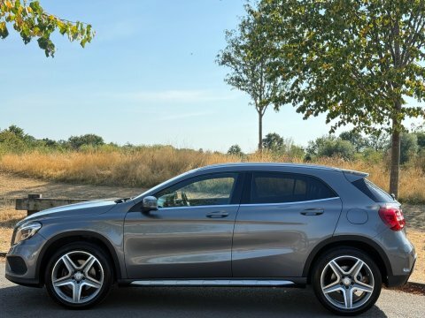 Mercedes-Benz GLA Class 1.6 Gla200 Sport Suv 7G-dct Euro 6 Ss Black #12