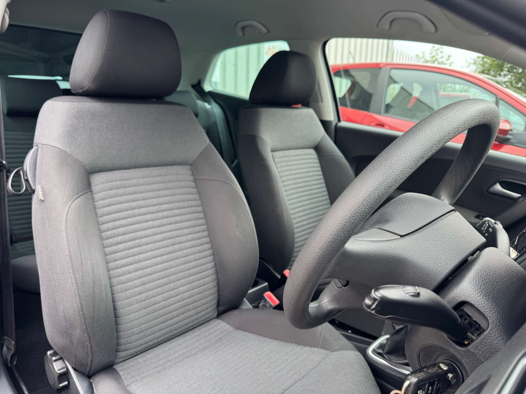Volkswagen Polo 1.4 Match Edition Silver #26