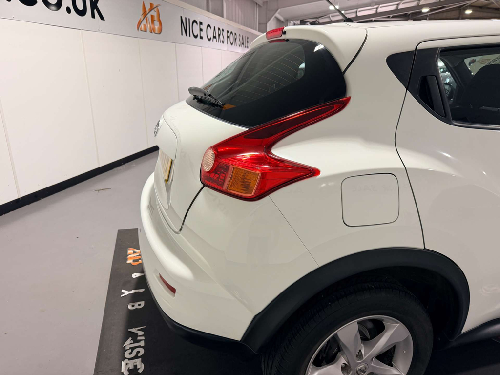 Nissan Juke 2011 1.6 Dig-t Tekna Suv Euro 5 Black #6