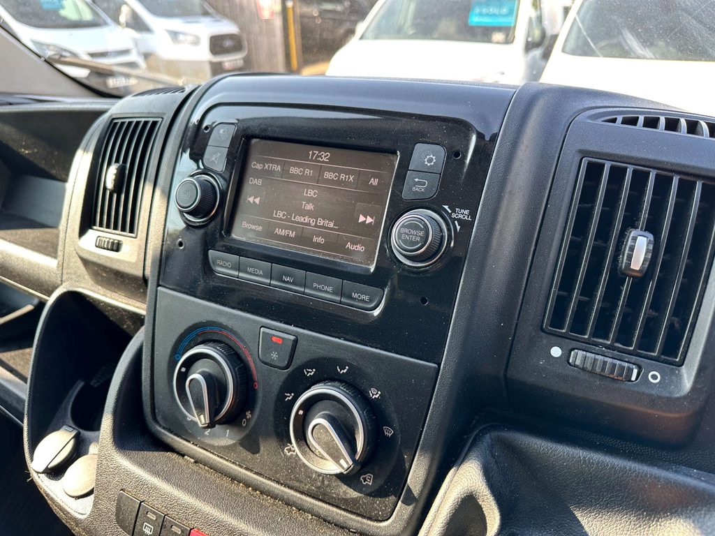 Peugeot Boxer 2021 71 Bluehdi White #20