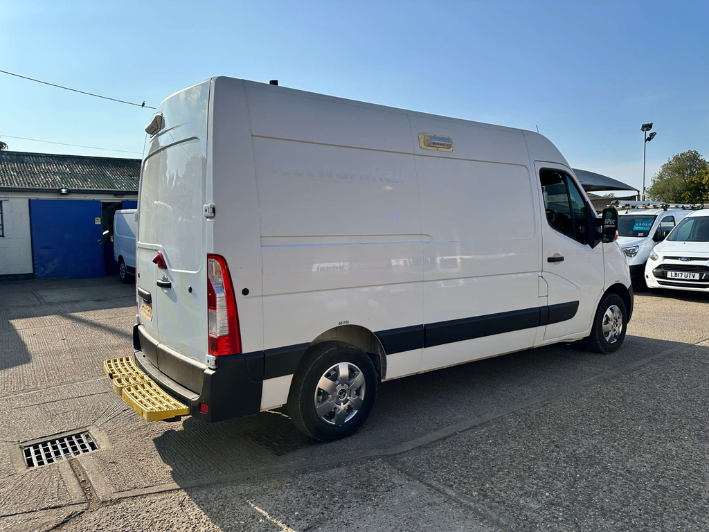 Vauxhall Movano Mpv White #5