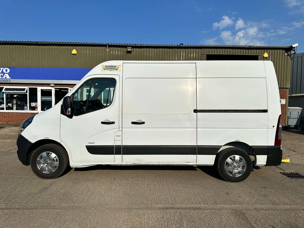 Vauxhall Movano Mpv White #3