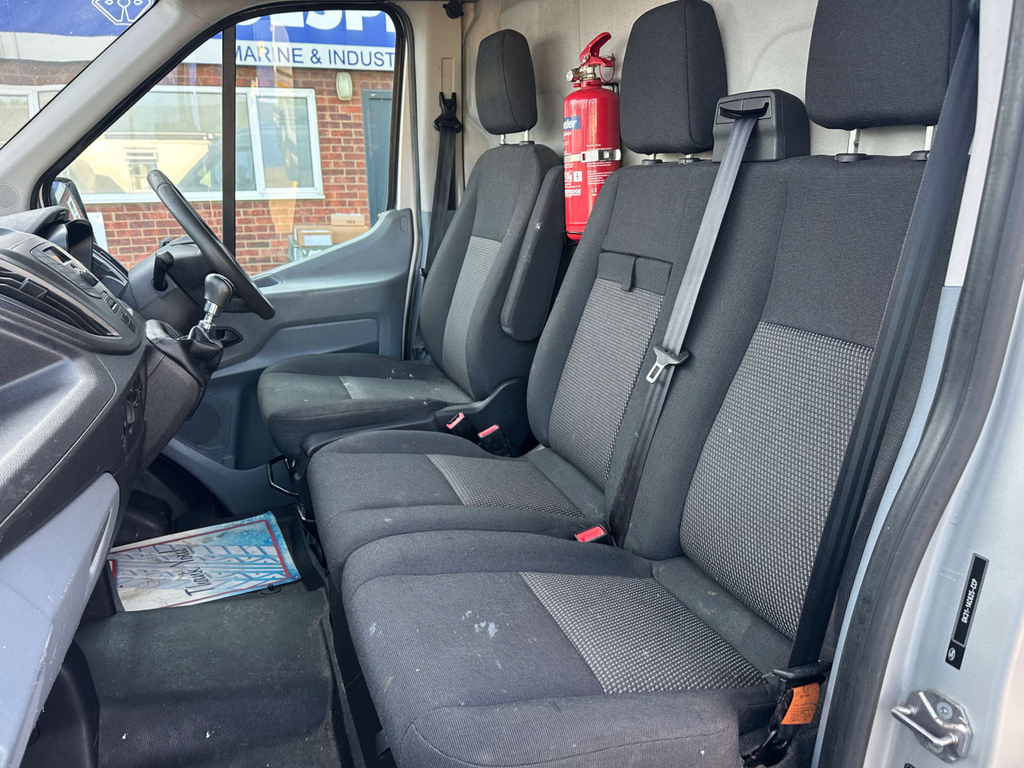 Ford Transit Custom Ford 17 Seater Trend 460 L4 Lwb H3 2.2Tdci 155Ps M White #39