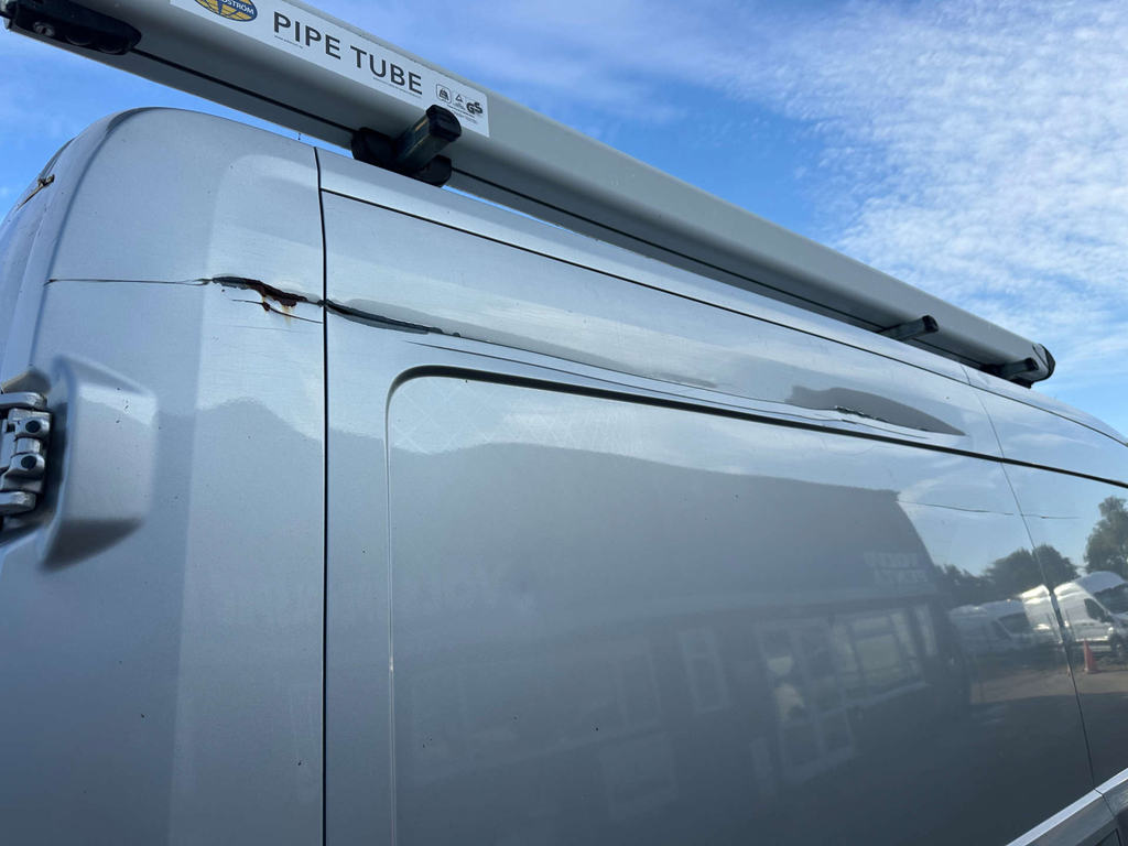 Ford Transit Custom Ford 17 Seater Trend 460 L4 Lwb H3 2.2Tdci 155Ps M White #21