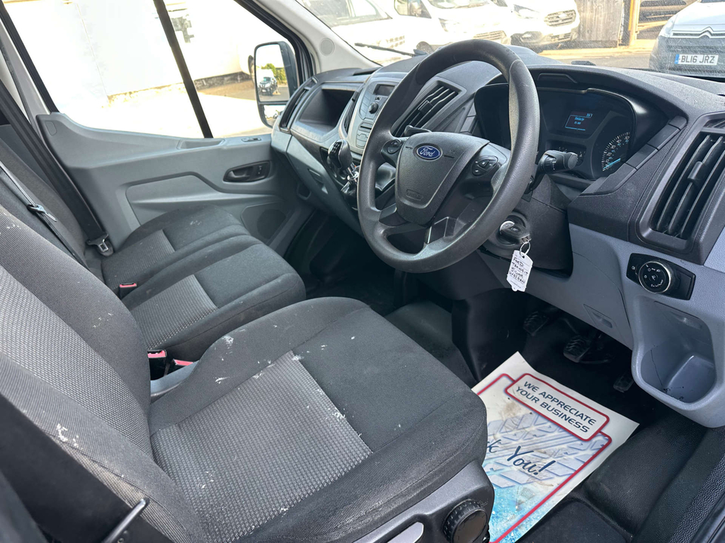 Ford Transit Custom Ford 17 Seater Trend 460 L4 Lwb H3 2.2Tdci 155Ps M White #31