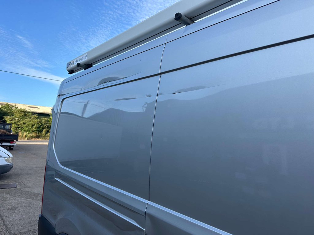 Ford Transit Custom Ford 17 Seater Trend 460 L4 Lwb H3 2.2Tdci 155Ps M White #24