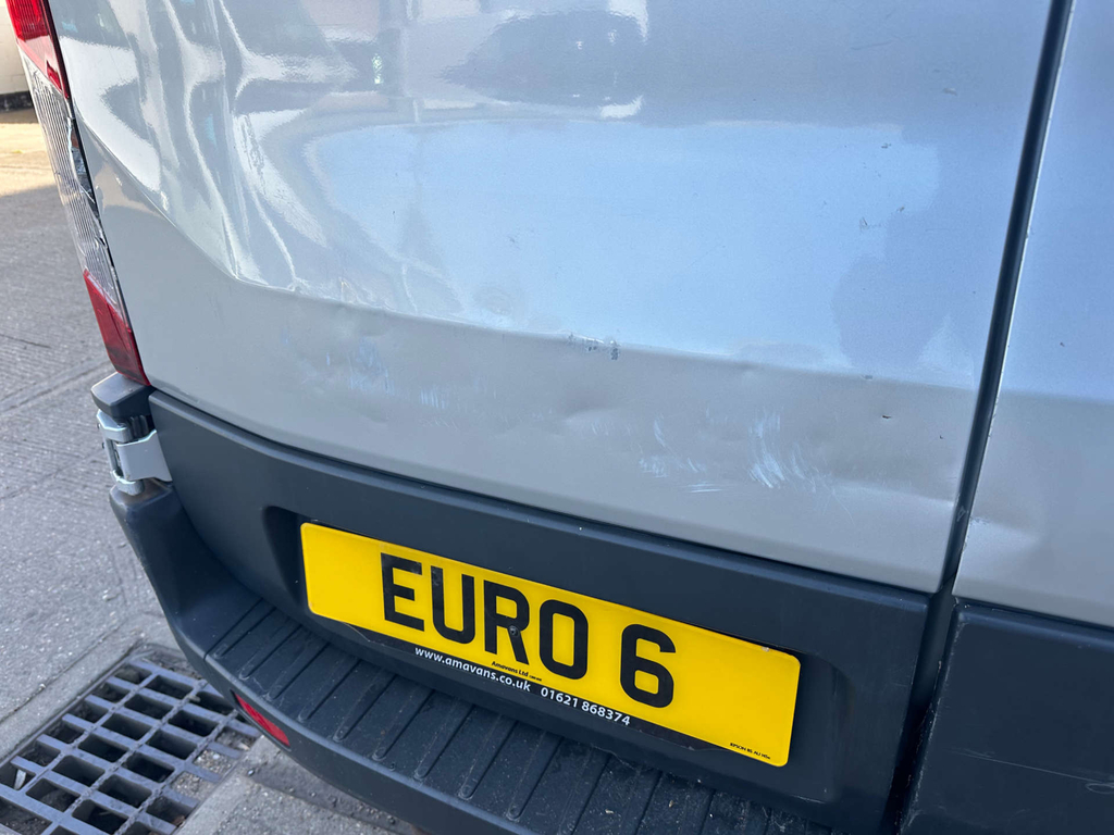 Ford Transit Custom Ford 17 Seater Trend 460 L4 Lwb H3 2.2Tdci 155Ps M White #17