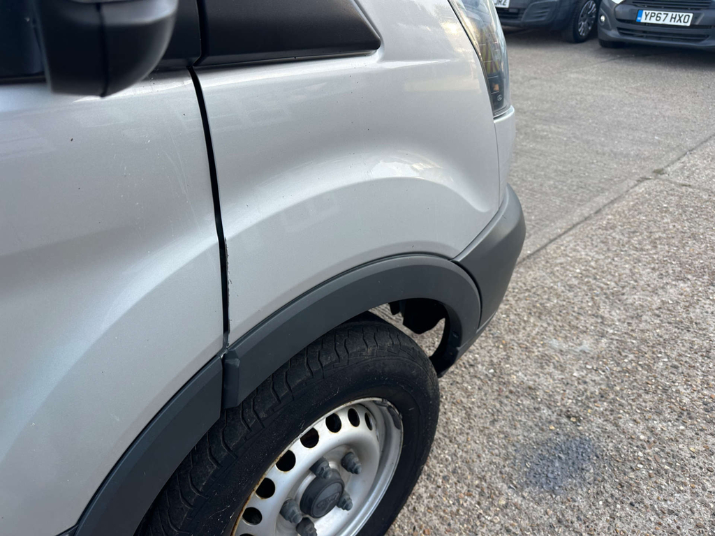 Ford Transit Custom Ford 17 Seater Trend 460 L4 Lwb H3 2.2Tdci 155Ps M White #25