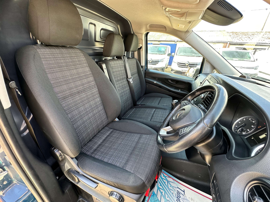 Mercedes-Benz Vito 119 Premium L1 Black #13