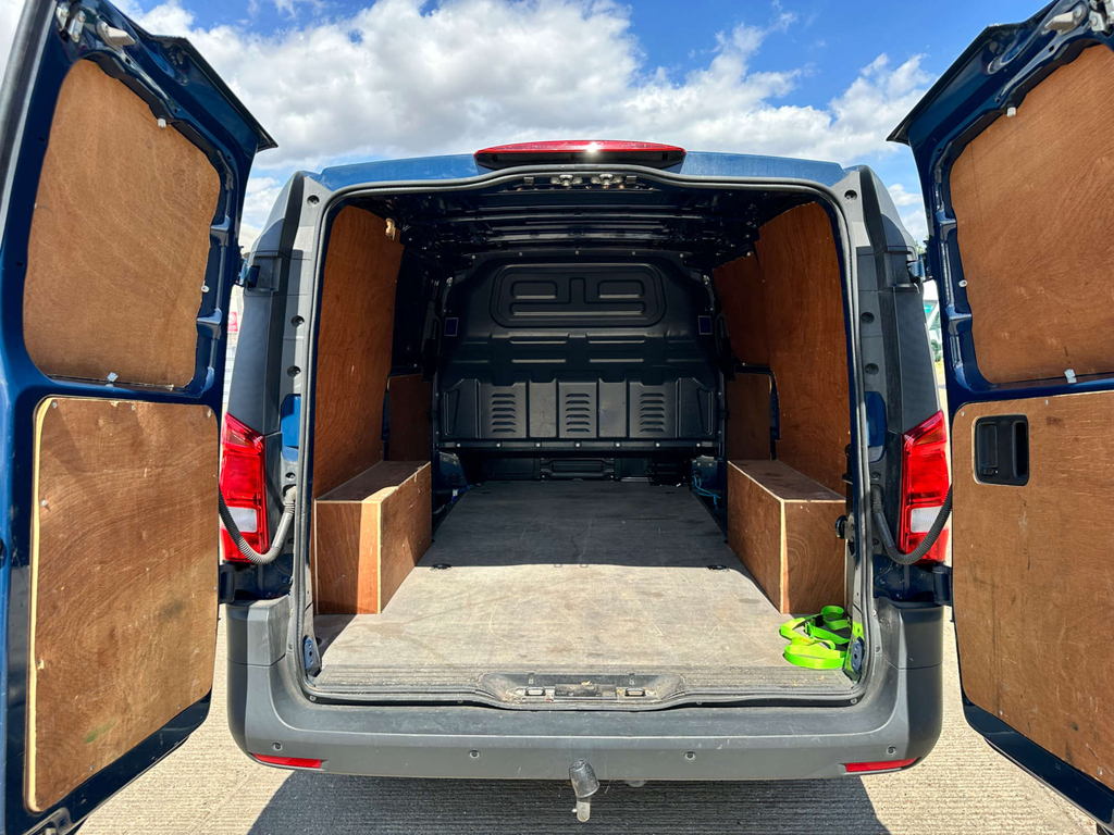 Mercedes-Benz Vito 119 Premium L1 Black #7