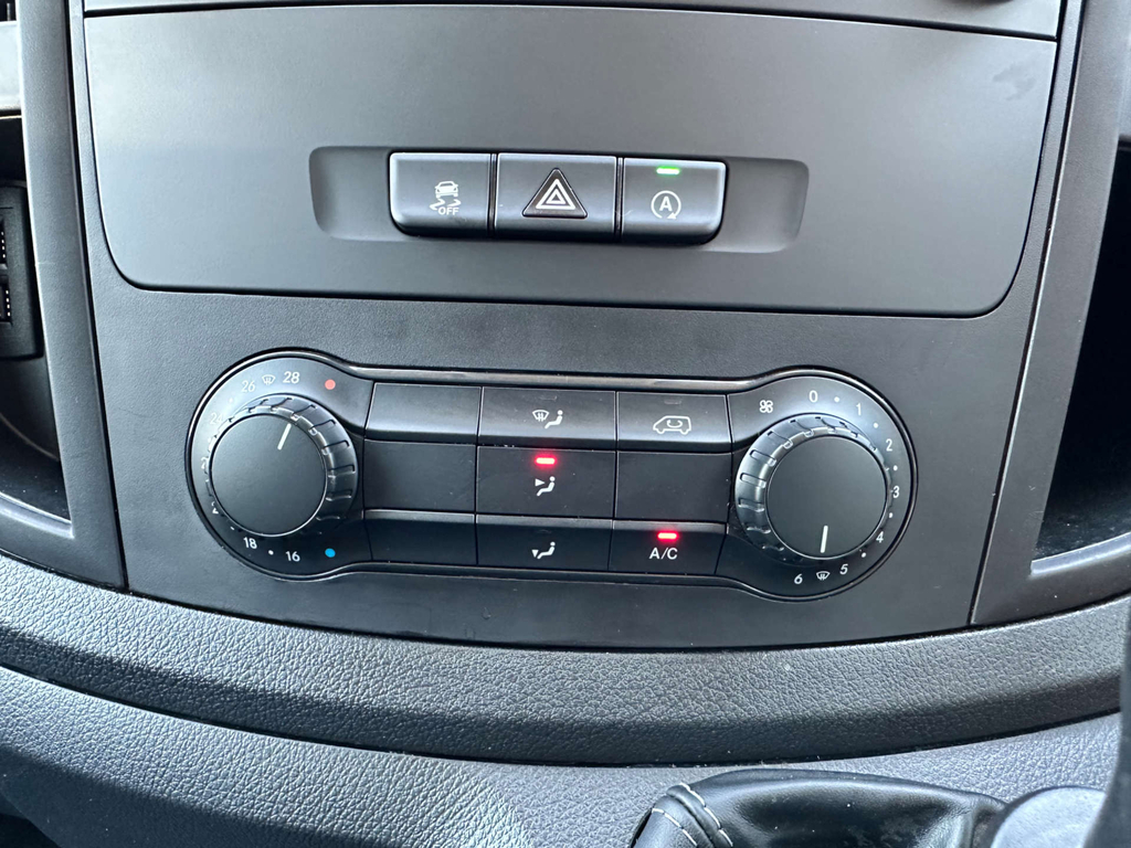 Mercedes-Benz Vito 119 Premium L1 Black #18