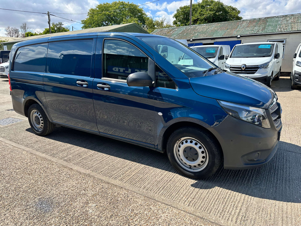 Mercedes-Benz Vito 119 Premium L1 Black #11