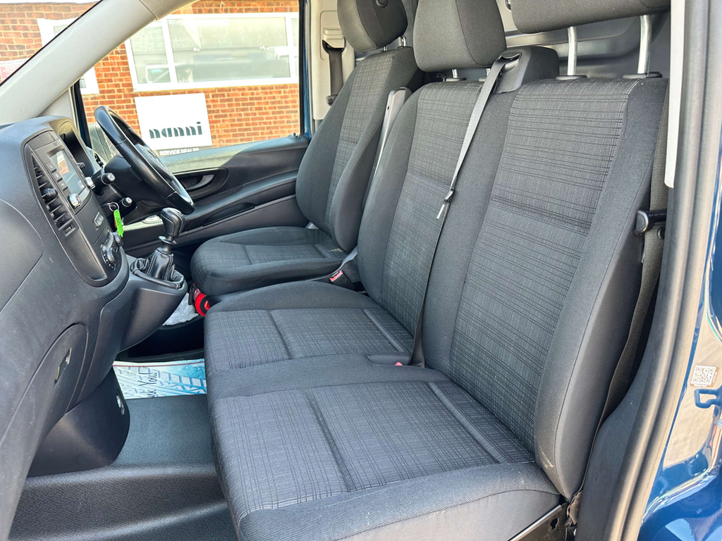 Mercedes-Benz Vito 119 Premium L1 Black #22