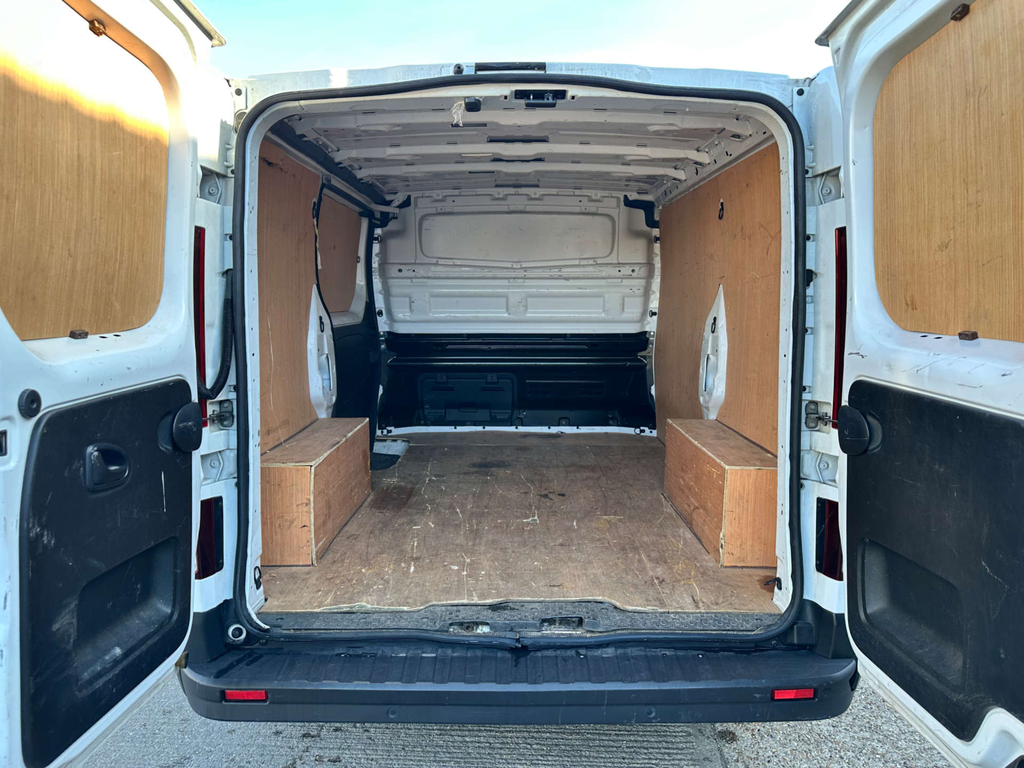 Renault Trafic Mpv White #6