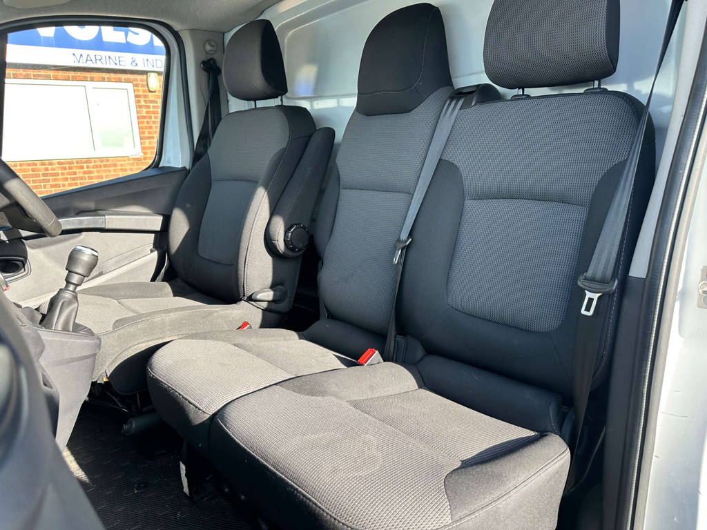 Renault Trafic Business Sl28 L1 Swb 2.0 Dci Blue Euro 6 130Ps Low White #22
