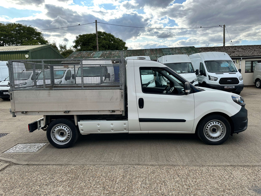 Fiat Doblo E-doblo White #11