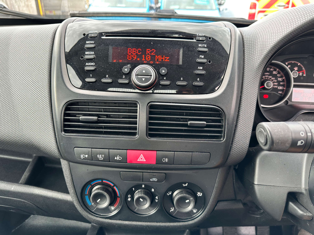Fiat Doblo E-doblo White #16