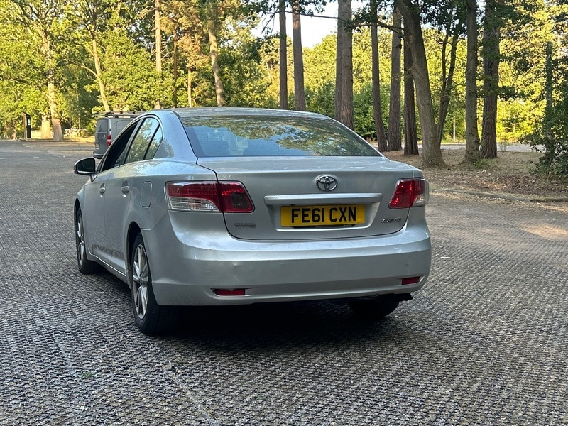 Toyota Avensis 1.8 V-matic Tr Multidrive Silver #4
