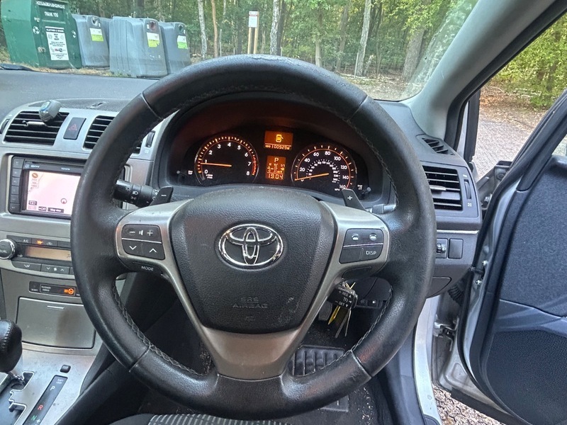 Toyota Avensis 1.8 V-matic Tr Multidrive Silver #2