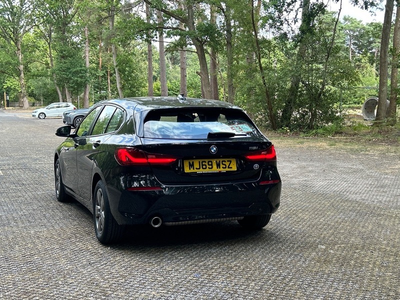 BMW 1 Series 1.5 118I Se Dct MJ69WSZ Black #3