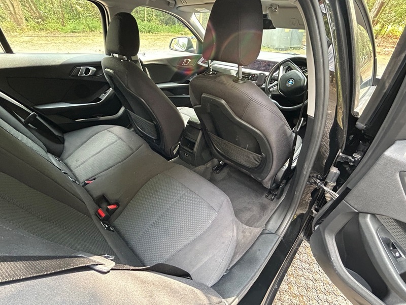BMW 1 Series 1.5 118I Se Dct MJ69WSZ Black #6