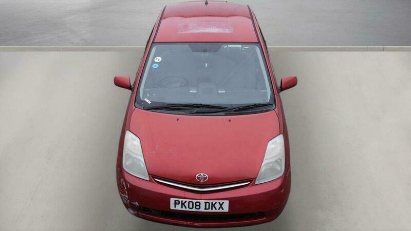 Toyota Prius 1.5 T Spirit Cvt Red #6
