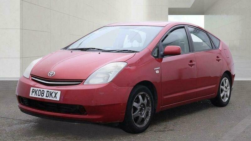 Toyota Prius 1.5 T Spirit Cvt Red