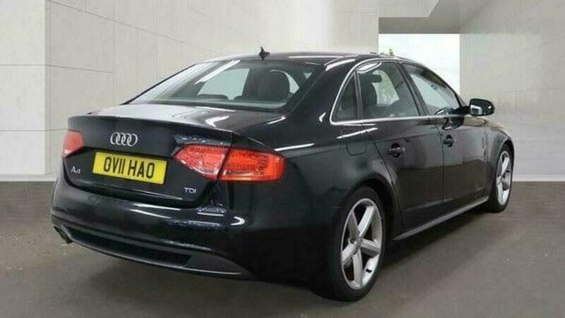 Audi A4 2.0 Tdi Executive Se Black #3