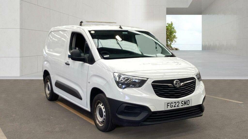 Vauxhall Combo 1.5 Turbo D 2000 Dynamic L1 H1 Euro 6 White