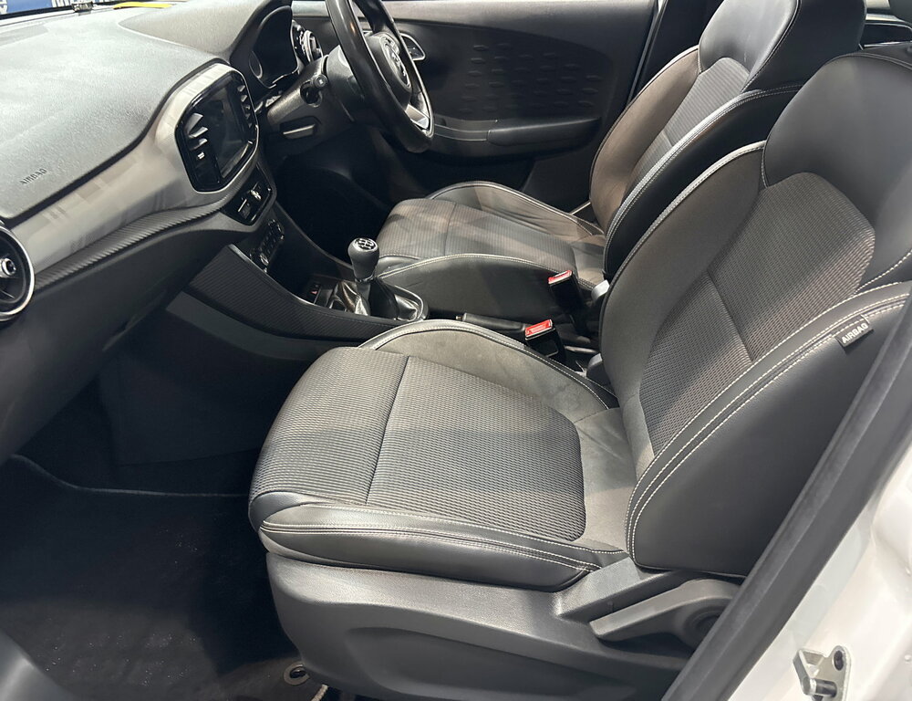 MG MG3 Mg3 Hatchback LD22LVV White #4