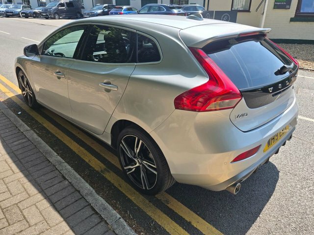 Volvo V40 2.0 D3 R-design Pro Hatchback Euro Silver #3