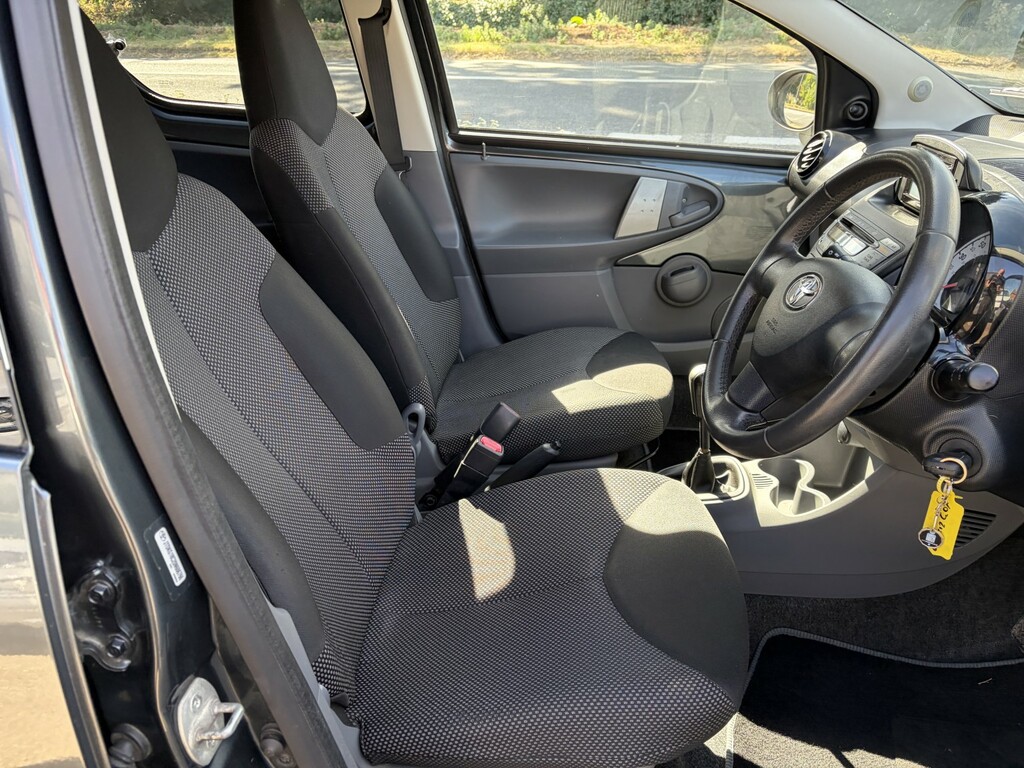 Toyota Aygo 1.0 Vvt-i Go 2012 White #10