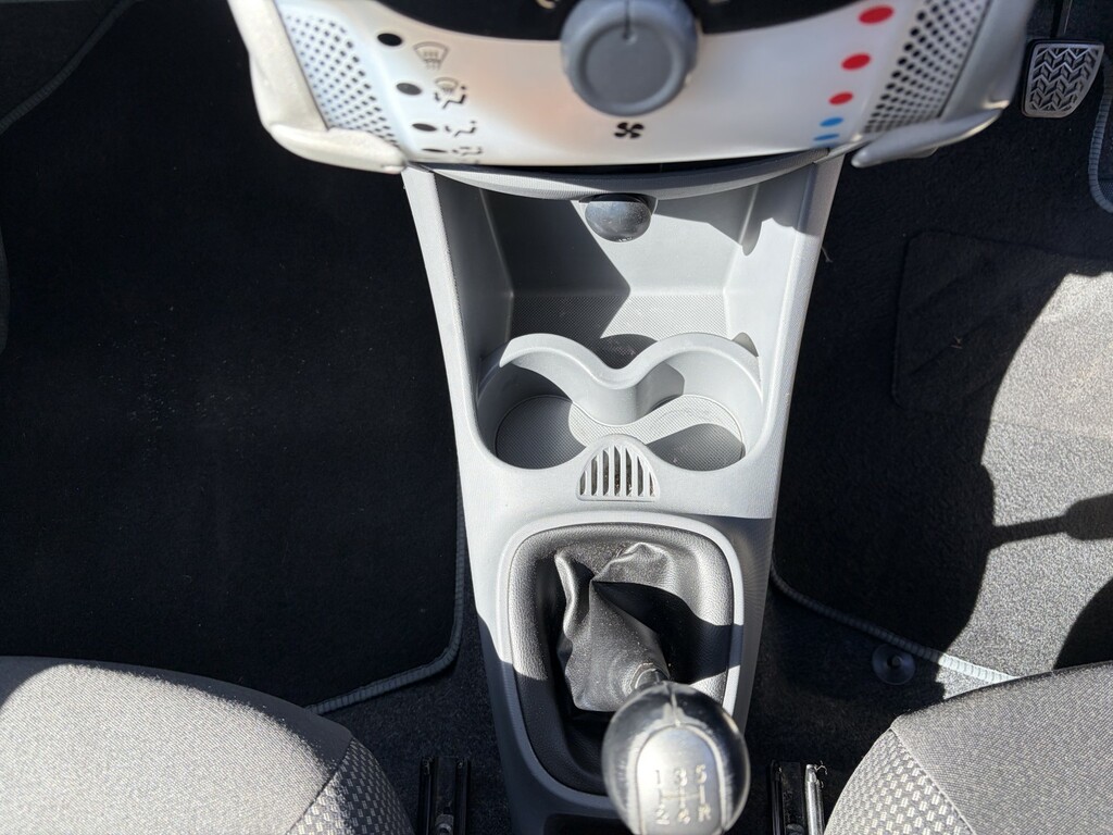 Toyota Aygo 1.0 Vvt-i Go 2012 White #16