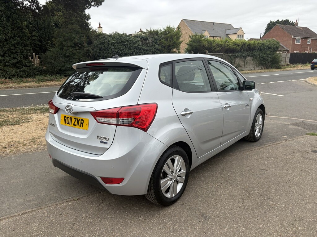 Hyundai Ix20 1.4 Active Silver #5