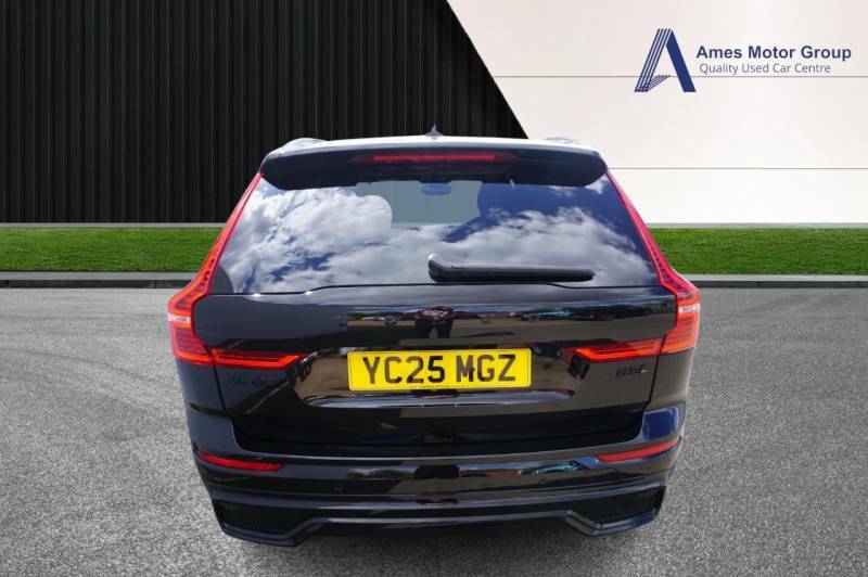 Volvo XC60 2.0 B5p Plus Black Edition Awd Geartronic Black #4