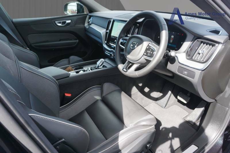 Volvo XC60 2.0 B5p Plus Black Edition Awd Geartronic Black #2