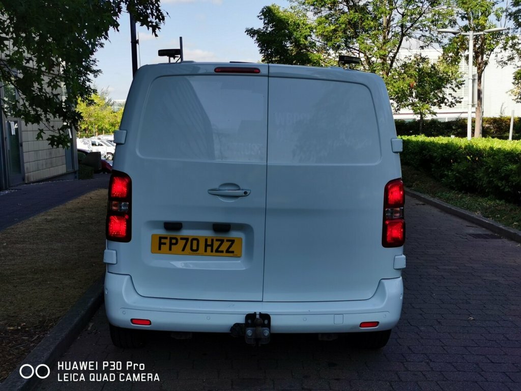 Toyota PROACE 2L Design 6Dr White #6