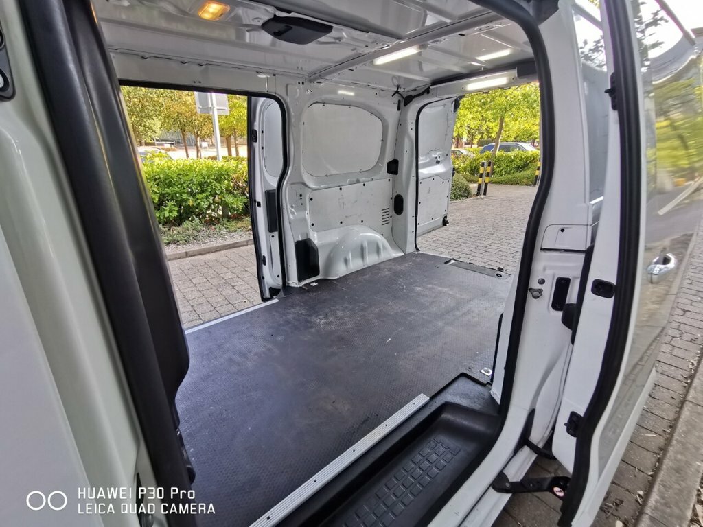 Toyota PROACE 2.0D Family Medium Mpv Mwb Euro 6 Ss Grey #8