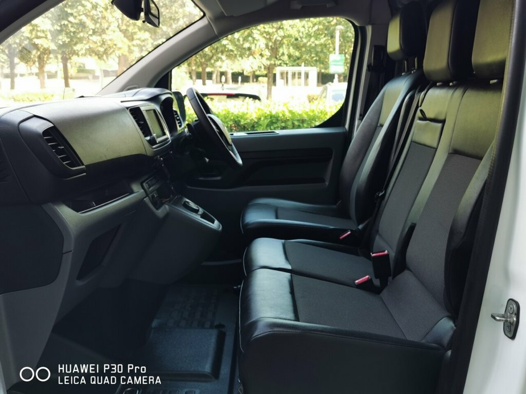 Toyota PROACE 2L Design 6Dr White #2