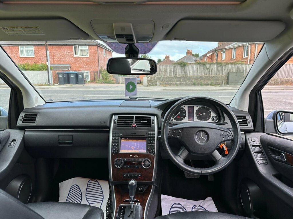 Mercedes-Benz B Class B180 Cdi Se Cvt. Family Ca Red #14
