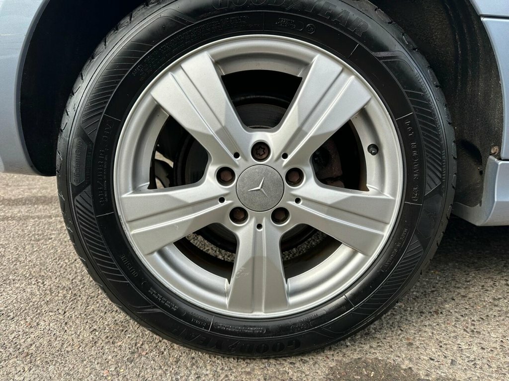 Mercedes-Benz B Class B180 Cdi Se Cvt. Family Ca Red #42