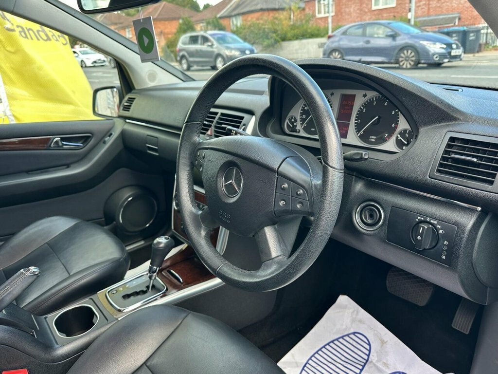 Mercedes-Benz B Class B180 Cdi Se Cvt. Family Ca Red #39