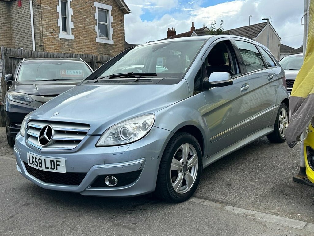 Mercedes-Benz B Class B180 Cdi Se Cvt. Family Ca Red #3