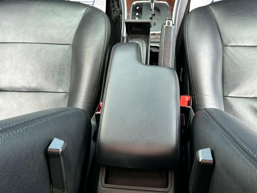 Mercedes-Benz B Class B180 Cdi Se Cvt. Family Ca Red #27
