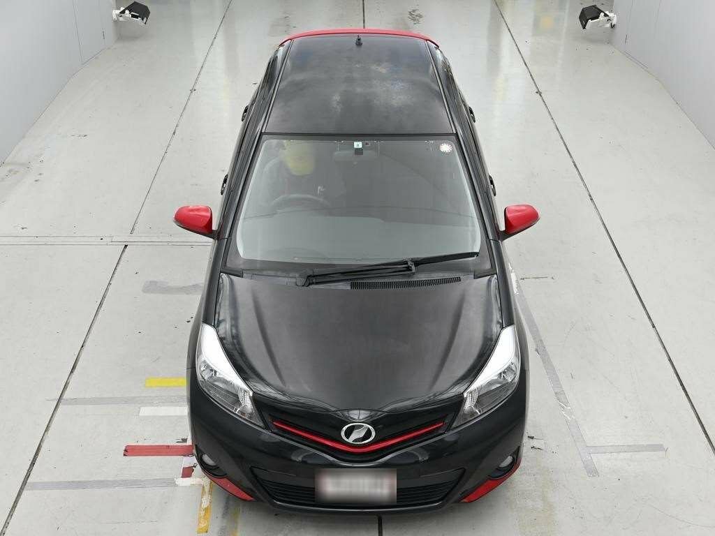 Toyota Vitz Hatchback Black #2