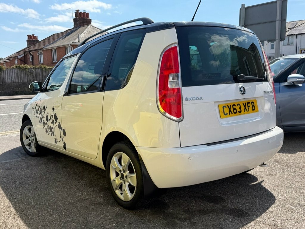 Skoda Roomster 1.2L Se White #4