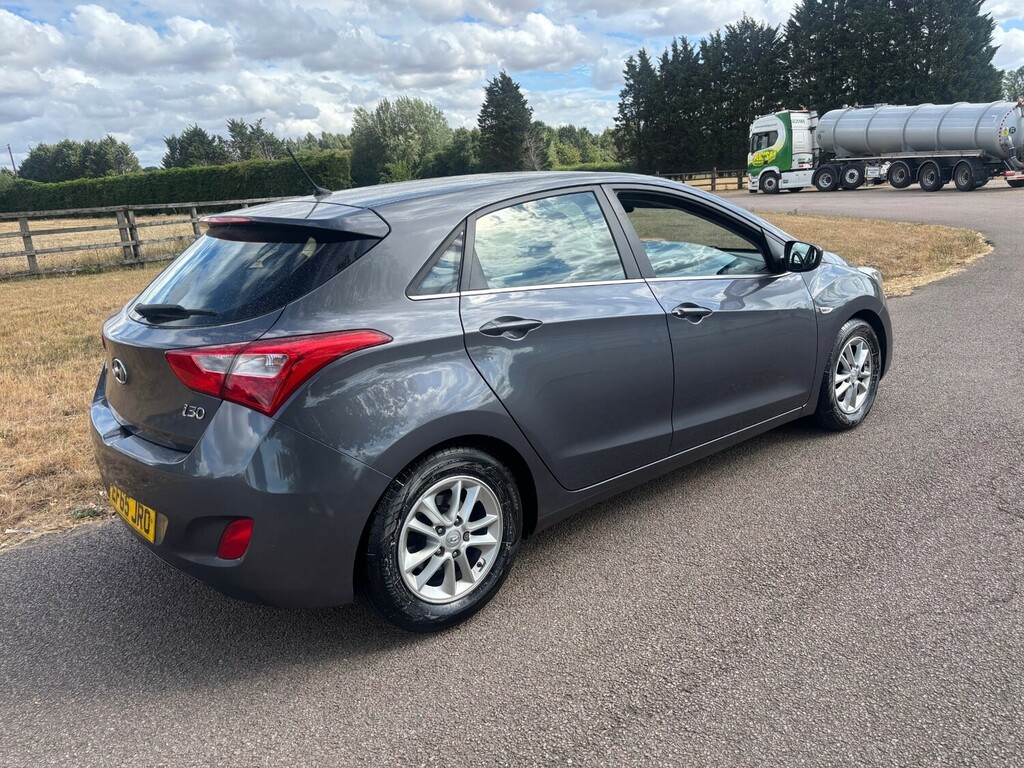 Hyundai I30 1.6 Crdi Blue Drive Se Hatchback Grey #4