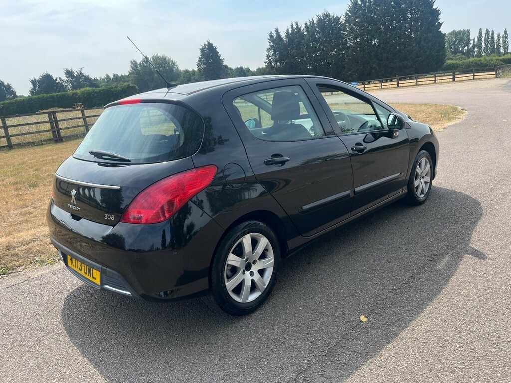 Peugeot 308 1.6 Hdi 92 Active Sat Nav Hatchback M Black #4